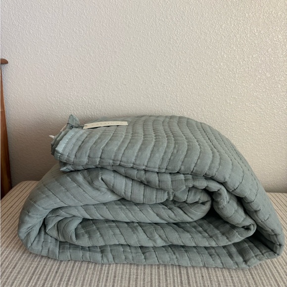NWT King Lyocell Cotton Blend Coverlet Sage Green - Casaluna - Picture 4 of 5